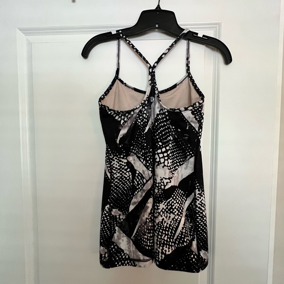 Lululemon Shelf Tank Top - Picture 2 of 2
